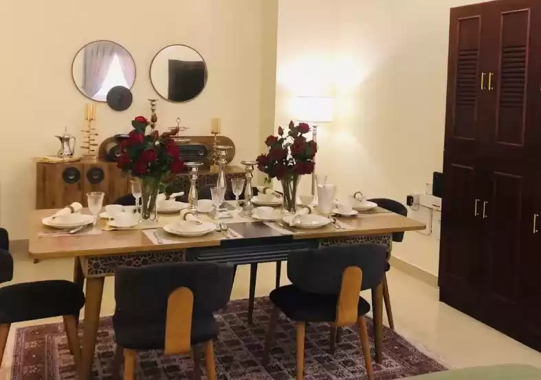Résidentiel Propriété prête 4 + femme de chambre U / f Villa à Compound  a louer au Al-Sadd , Doha #8798 - 1  image 
